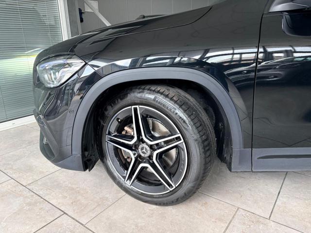 MERCEDES-BENZ GLA 180 d Premium AMG Night Pack AMBIENT * NEOPATENTATI *