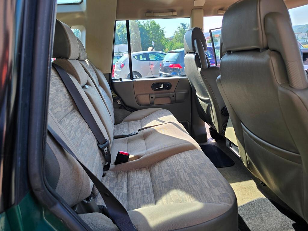Land Rover Discovery 2.5 TD5 "S" BELIZE GREEN