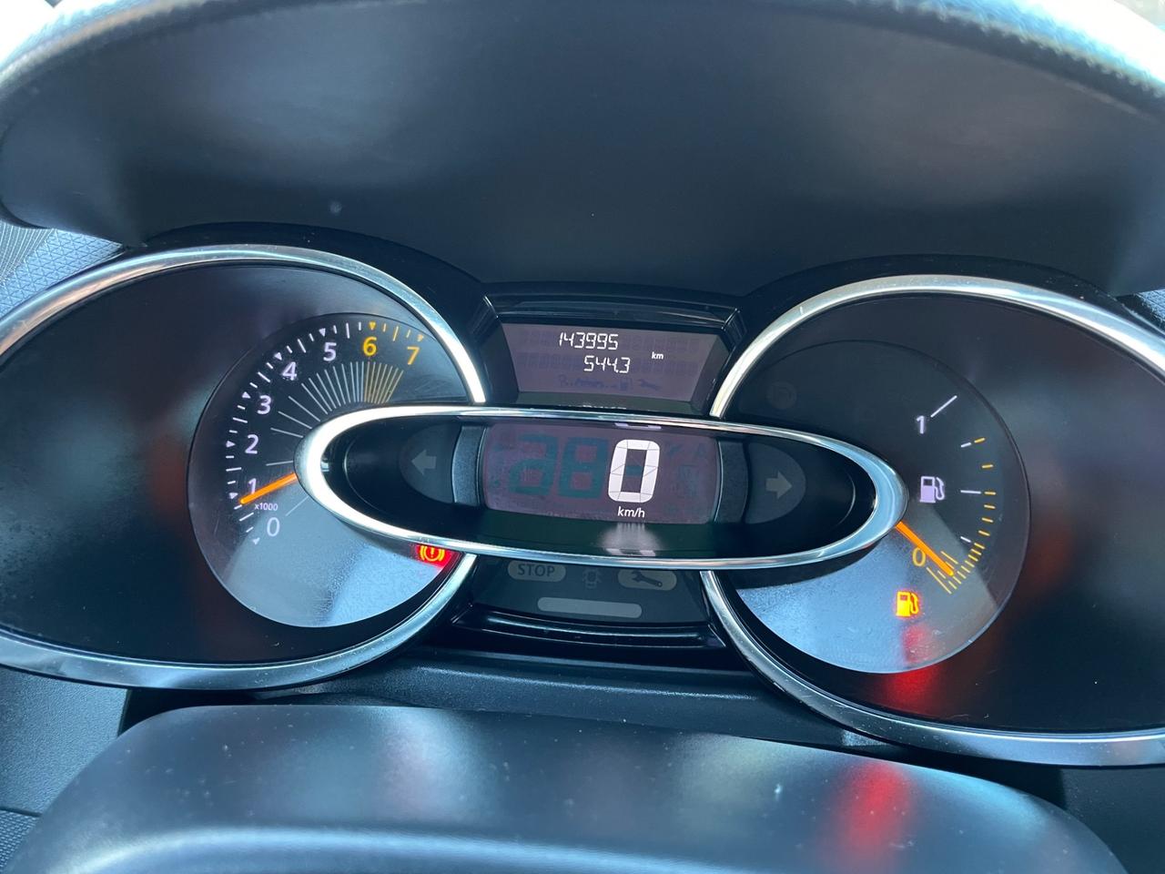 Renault Clio 1.2 16V 5 porte Live!* Neo patentati *