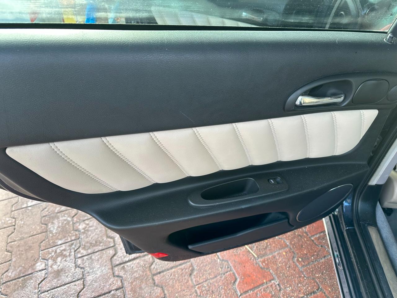 Alfa Romeo 166 2.0i 16V Twin Spark cat Distinctive