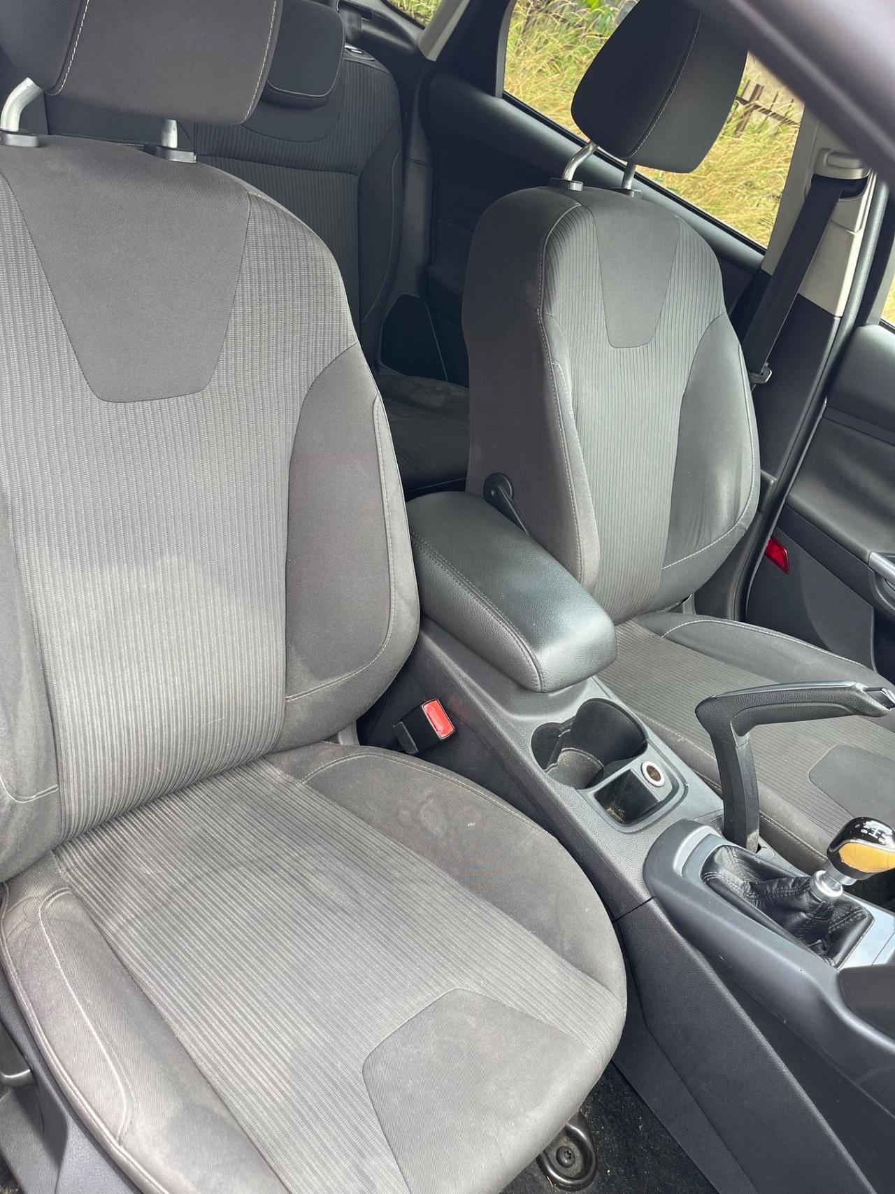 Ford Focus 1.6 TDCi (110CV) 5p. Tit. DPF