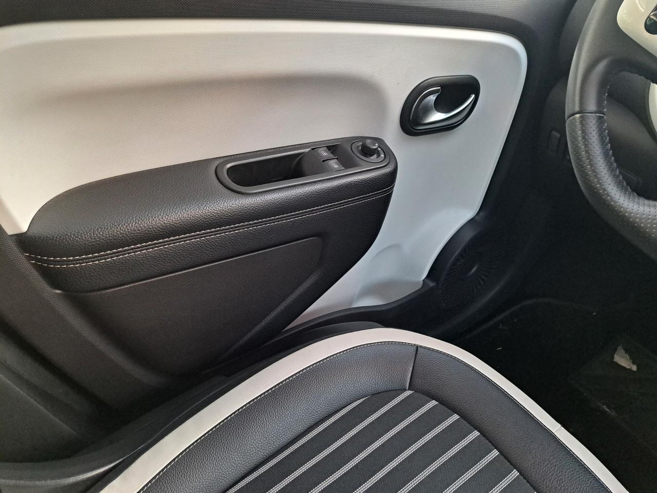 Renault Twingo Electric Urban Night