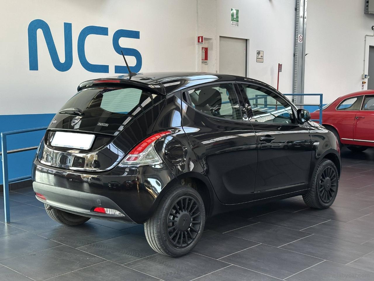LANCIA Ypsilon 1.0 FireFly 5p.S&S Hyb. Eco Silv. NEOPATENTATI