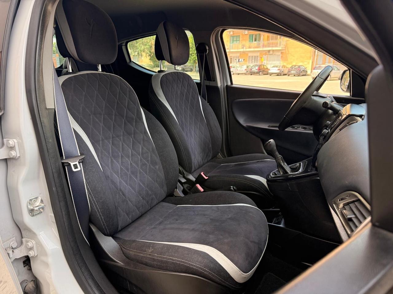 Lancia Ypsilon 1.3 MJT 16V 95 CV 5 porte CON 160MILA KM IN PERFETTE CONDIZIONI