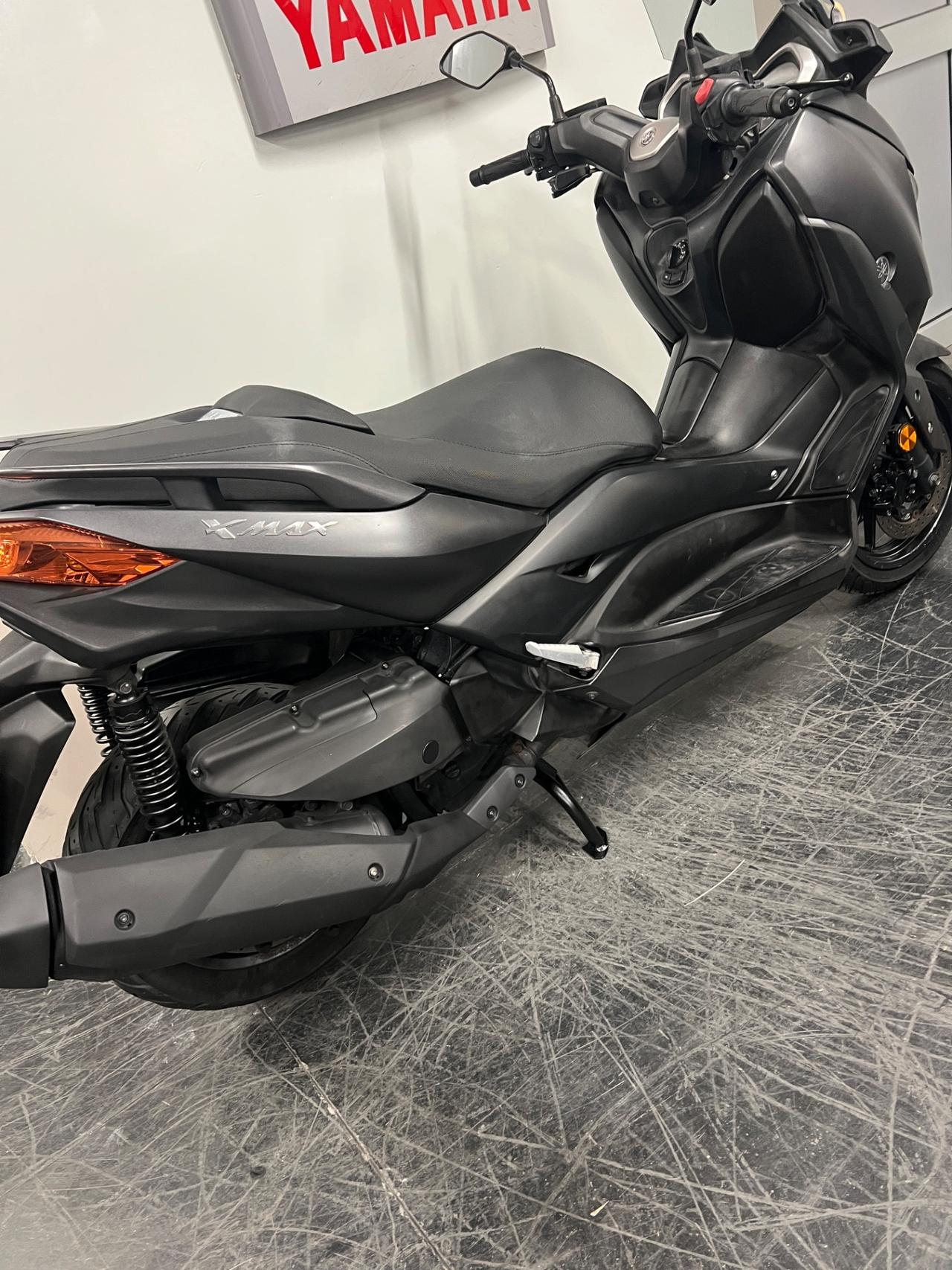 Yamaha X-Max 400