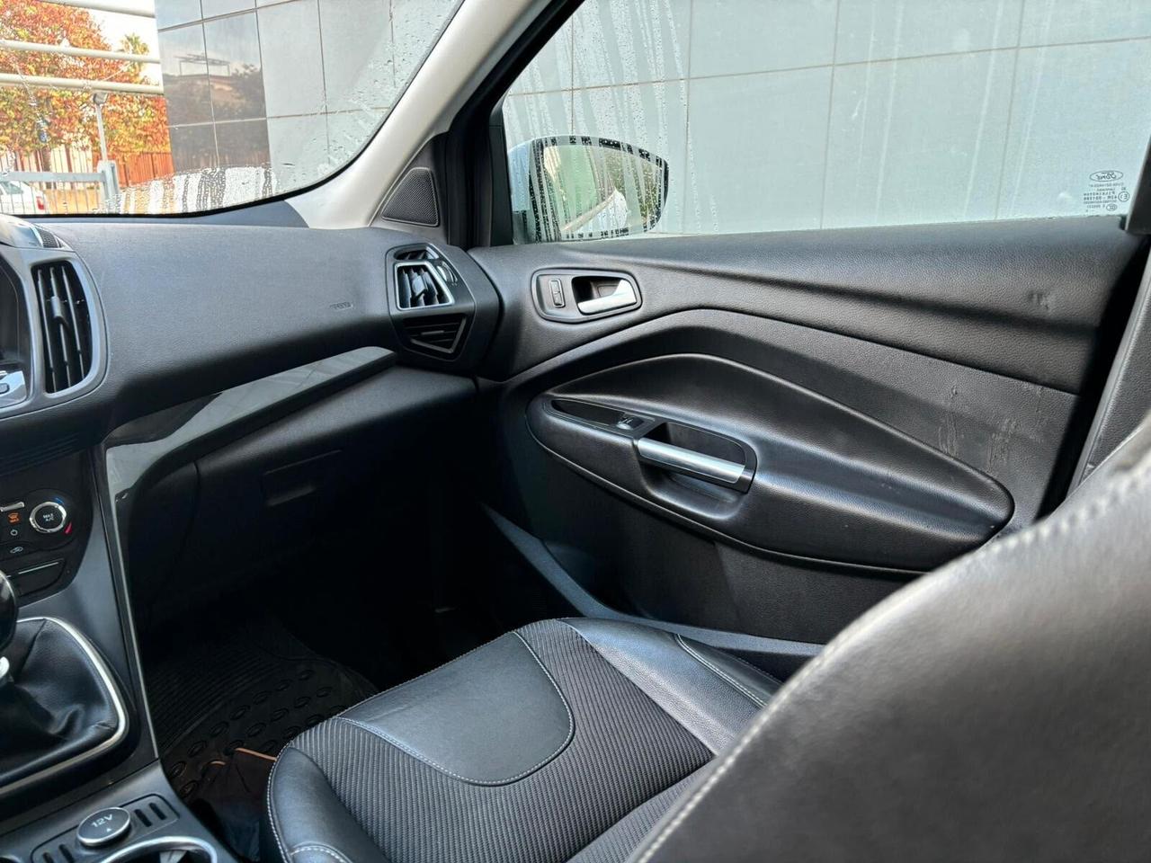Ford Kuga 2.0 TDCI 150 CV S&S 4WD Powershift Vignale
