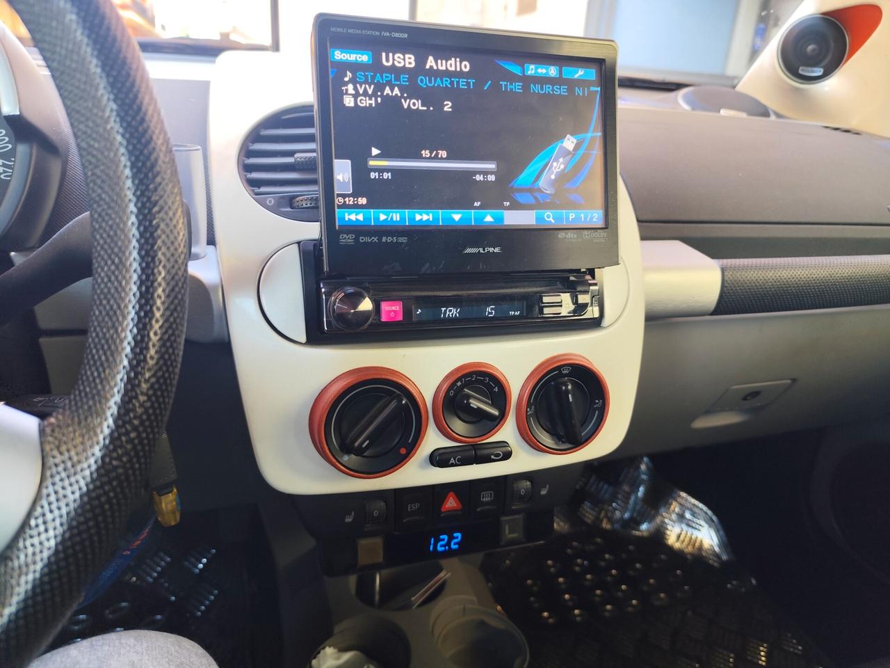 Volkswagen New Beetle SOUND QUALITY BRAND ALPINE WRAPPATA Auto demo
