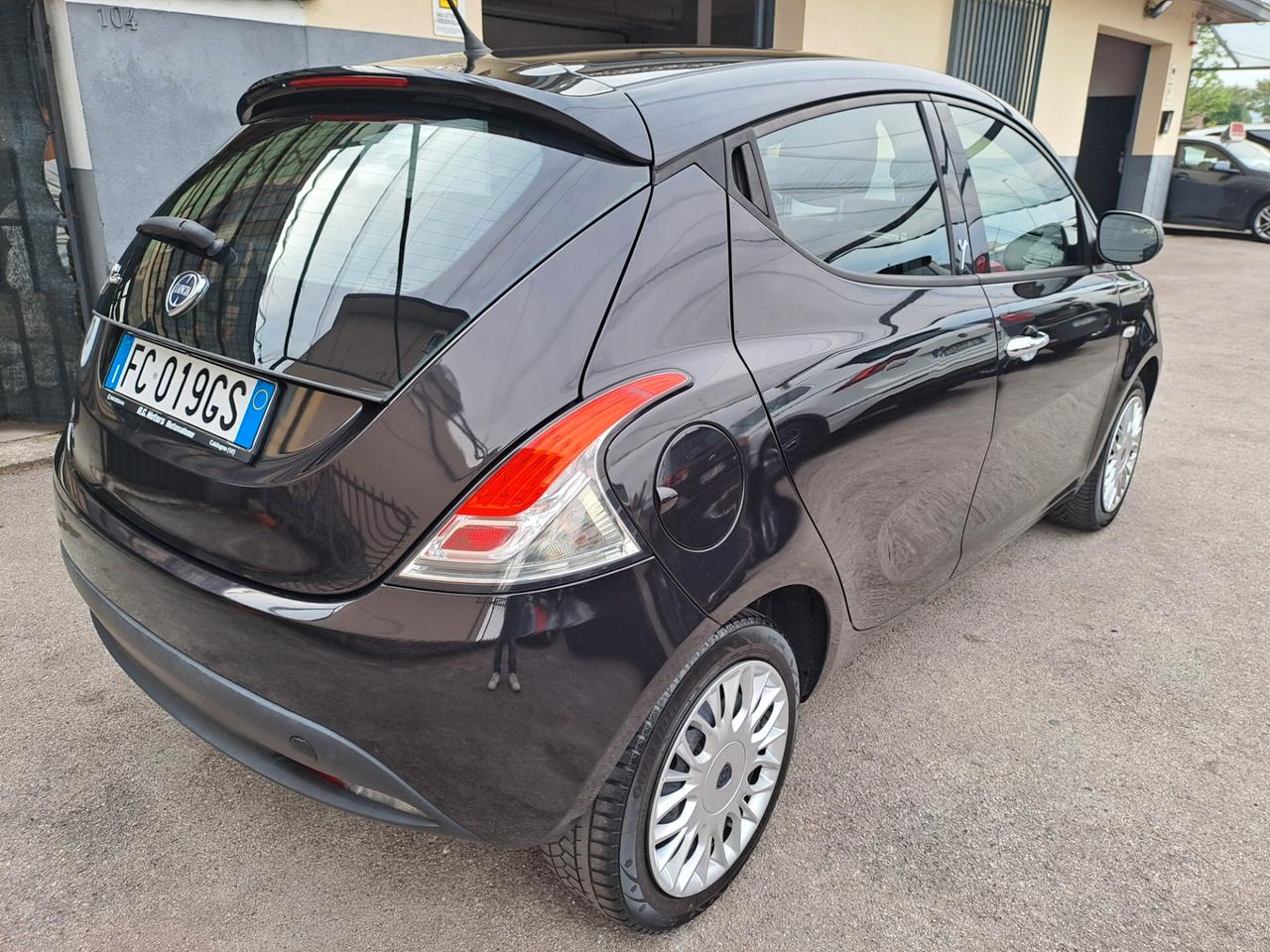 Lancia Ypsilon 1.2 69CV - OK NEOPATENTATI