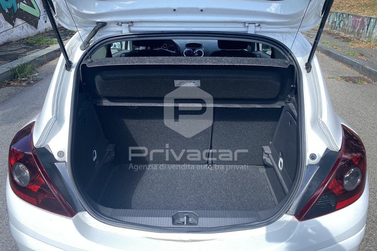 OPEL Corsa 1.4 16V 3 porte b-color