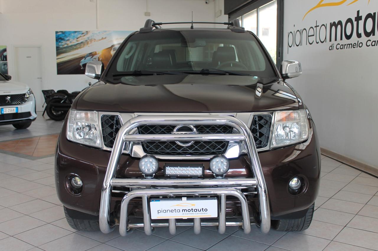 Nissan Navara 3.0 dCi 4 porte Double Cab LE V6