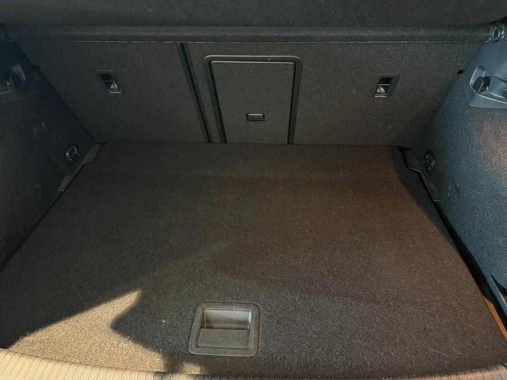 Volkswagen Golf VII 5p 1.6 tdi Business 115cv dsg Navi App Conn 16" Neopat