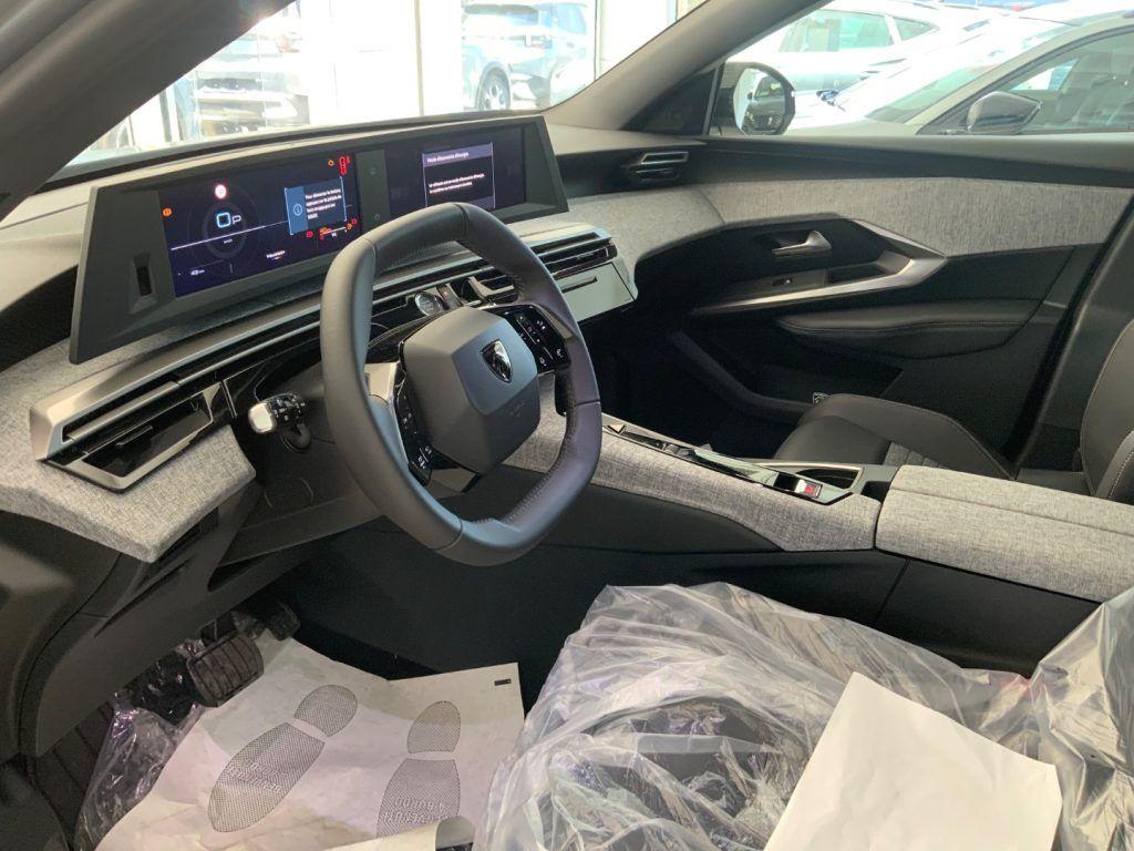 Peugeot 3008 ALLURE HYB 145 TURBO A CATENA 8 ANNI DI GARANZIA