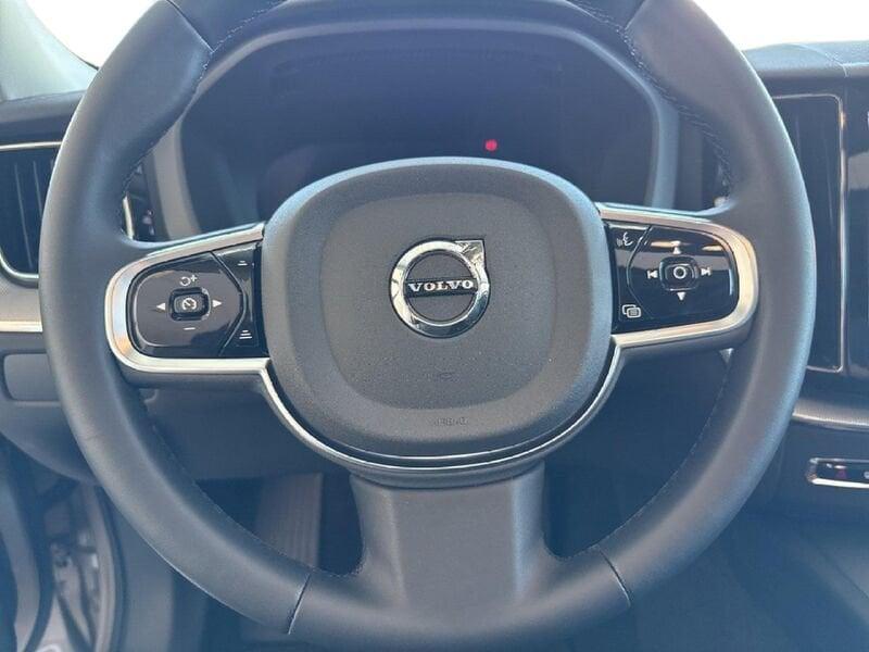 Volvo XC60 T6 Plug-in hybrid AWD automatico Plus Dark