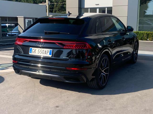 AUDI Q8 55 TFSI quattro tiptronic Sport