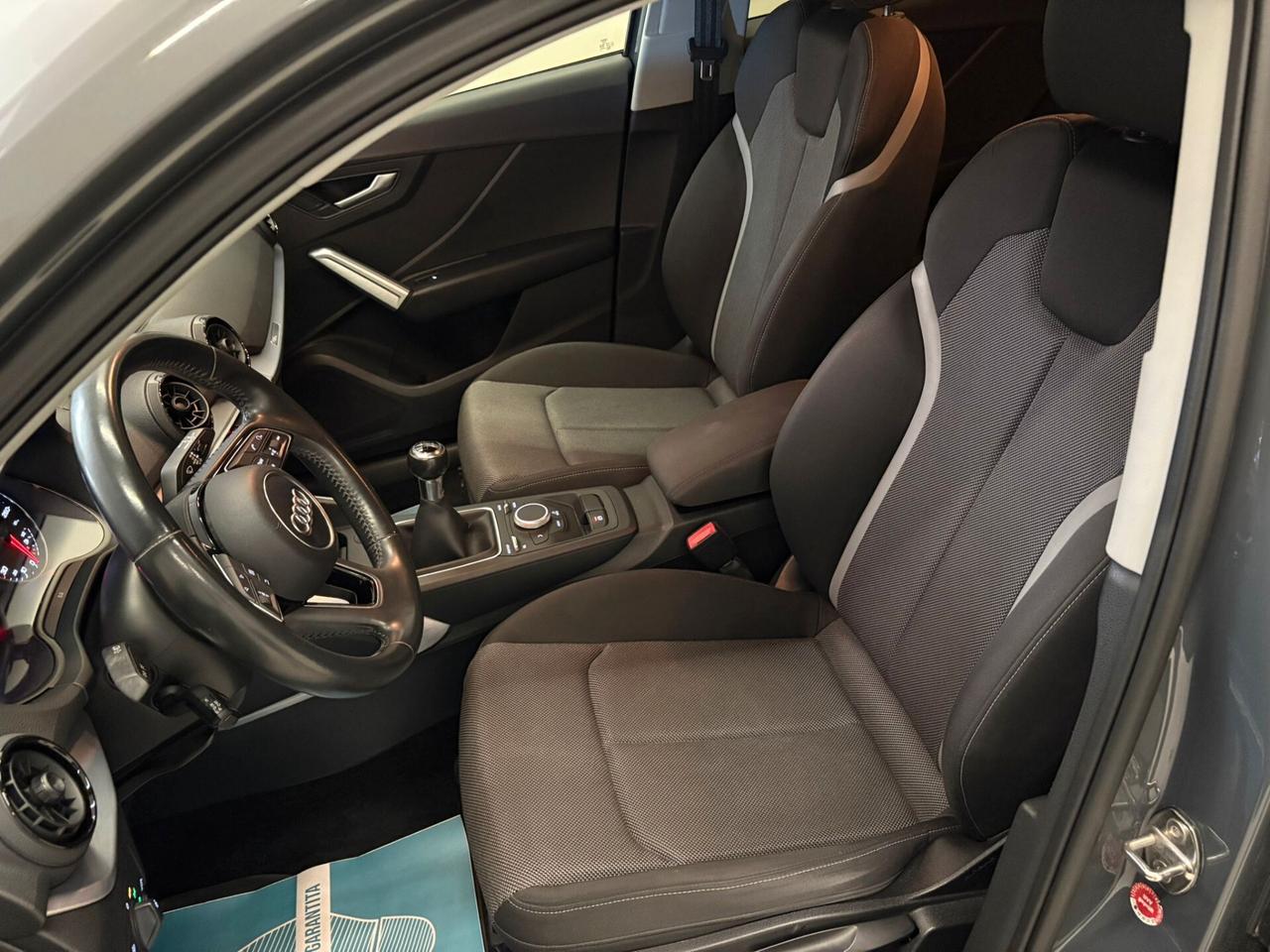 Audi Q2 1600cc TDI 116cv IDENTITY BLACK