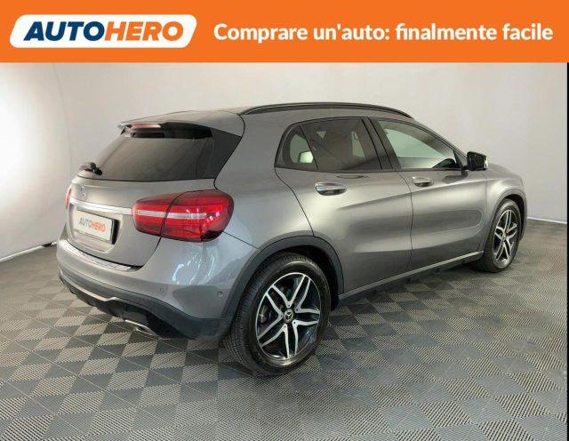 MERCEDES-BENZ GLA 180 Sport