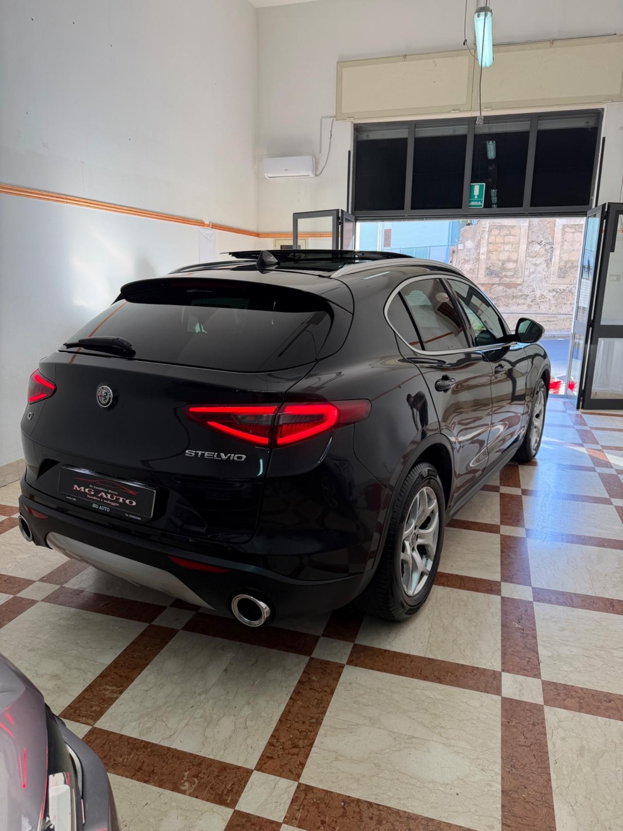 Alfa Romeo Stelvio 2.2 Turbodiesel 190 CV AT8 Q4 Sprint