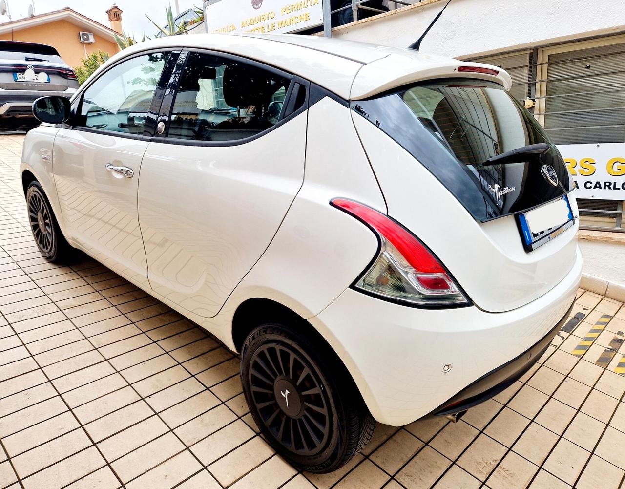 Lancia Ypsilon 1.2 69 CV 5 porte GPL Ecochic Gold