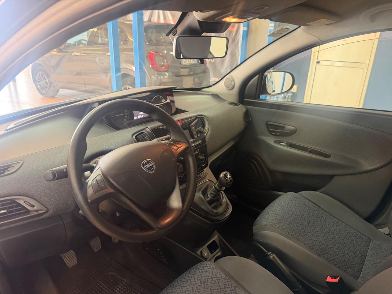 Lancia Ypsilon 1.0BENZ Hybrid 2022 NUOVA
