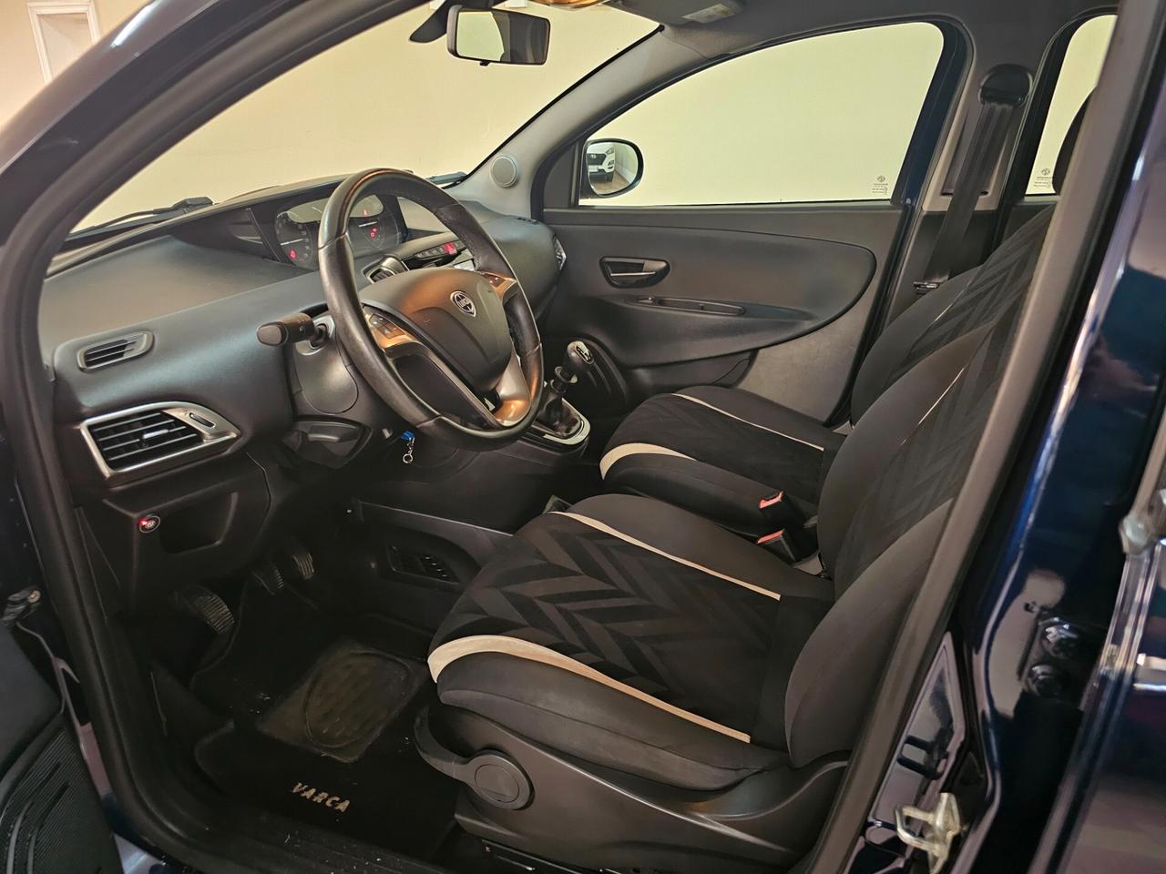 Lancia Ypsilon 1.2 69 CV 5 porte GPL Ecochic Gold