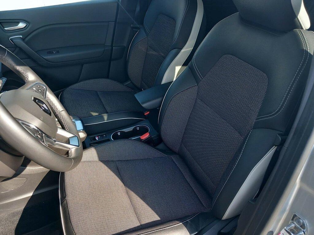 Renault Captur 1.6 E-TECH Hybrid Techno Fast Track Auto