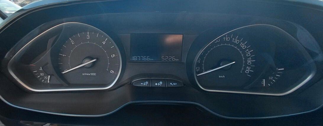 Peugeot 2008 BlueHDi 100 Allure