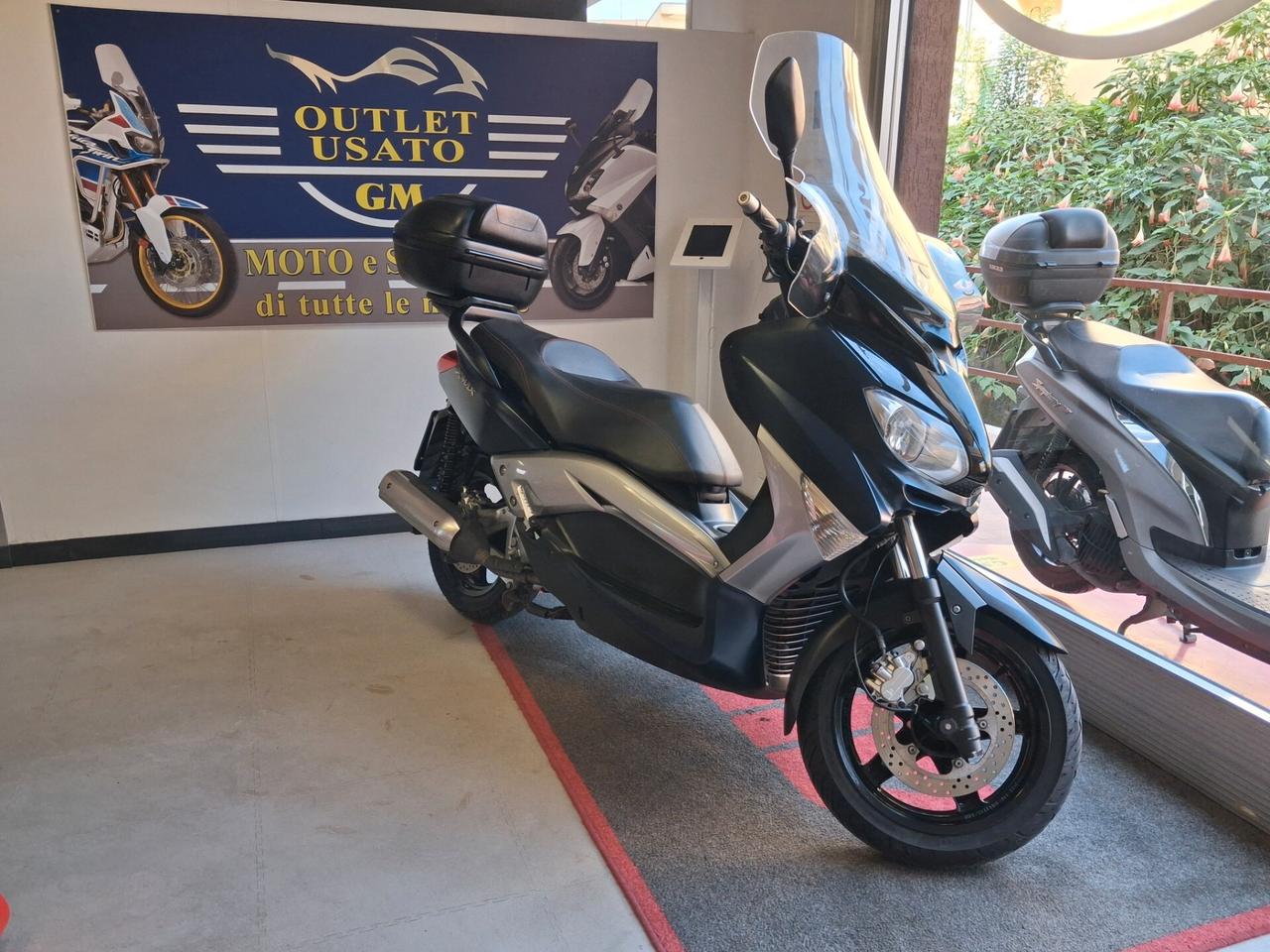 Yamaha X-Max 250