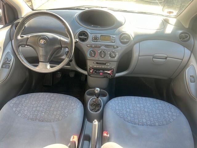 Toyota Yaris 1.3i 16V cat 5 porte
