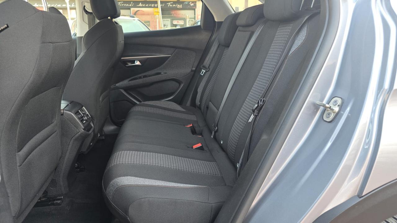 Peugeot 3008 BlueHDi 130 S&S Allure