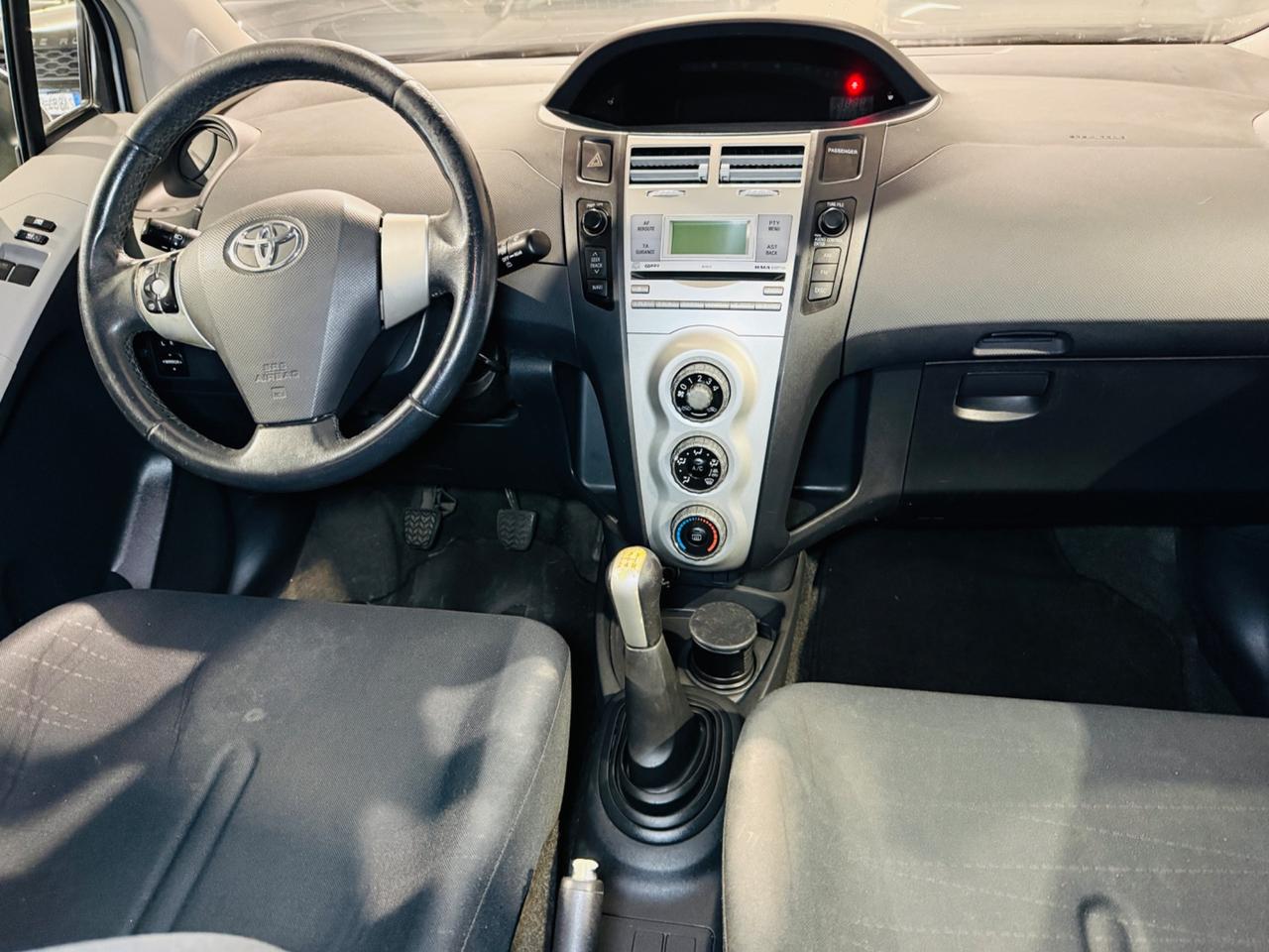 Toyota YARIS 1.3 82 CV*NEOPATENTATI*