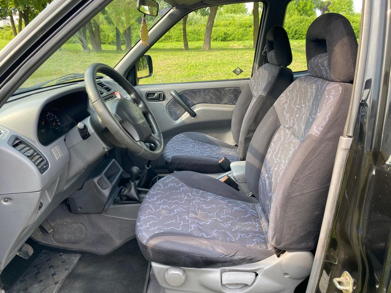 Nissan Terrano II Terrano II 2.7 Tdi 3 porte SR