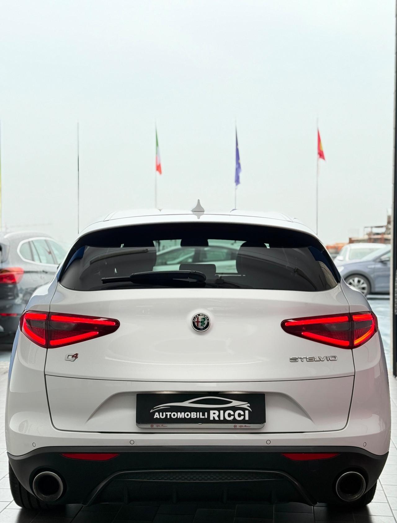 Alfa Romeo Stelvio 2.2 Turbodiesel 210 CV AT8 Q4 Executive