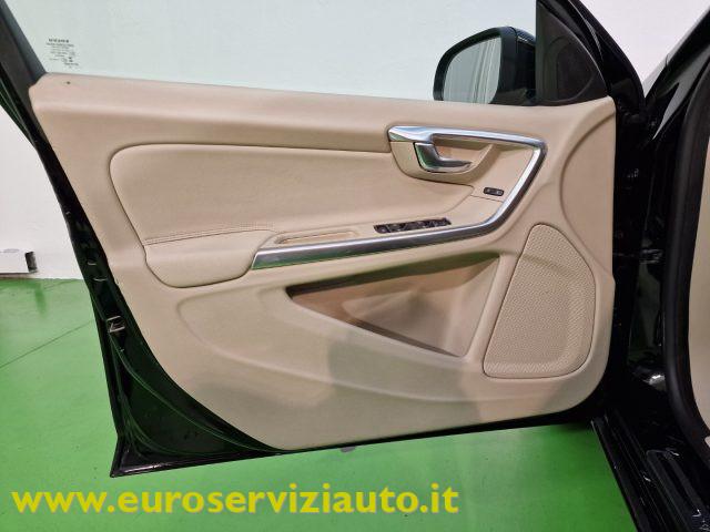 VOLVO V60 T3 Powershift Kinetic