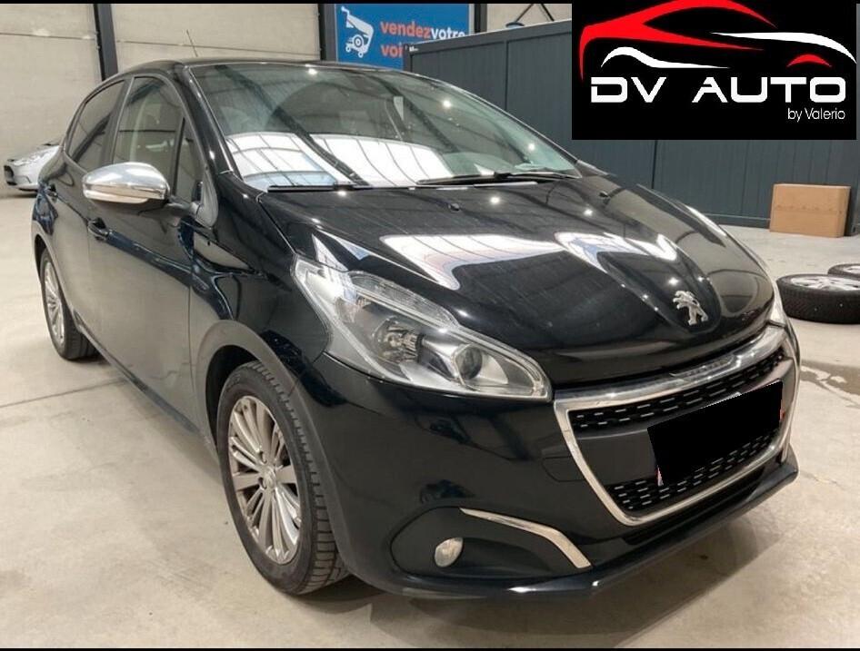 Peugeot 208 PureTech 82 Stop&Start 5 porte Signature