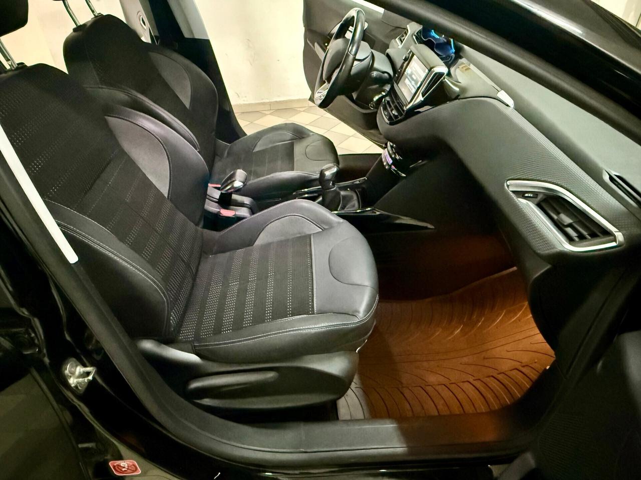 Peugeot 2008 BlueHDi 100 S&S Allure