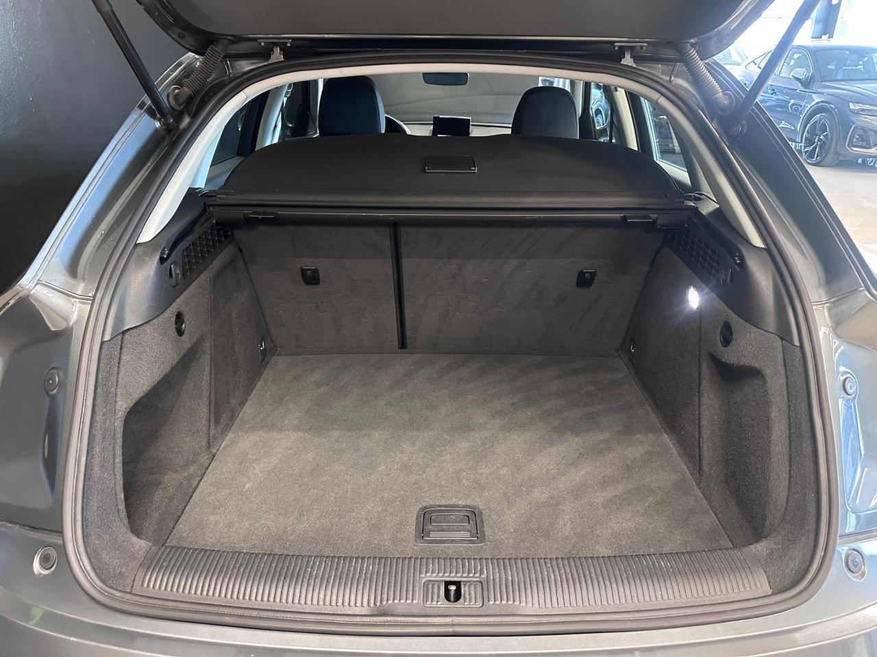 Audi Q3 2.0 tdi Design 150cv