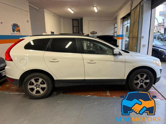 VOLVO XC60 D5 AWD Geartronic Summum