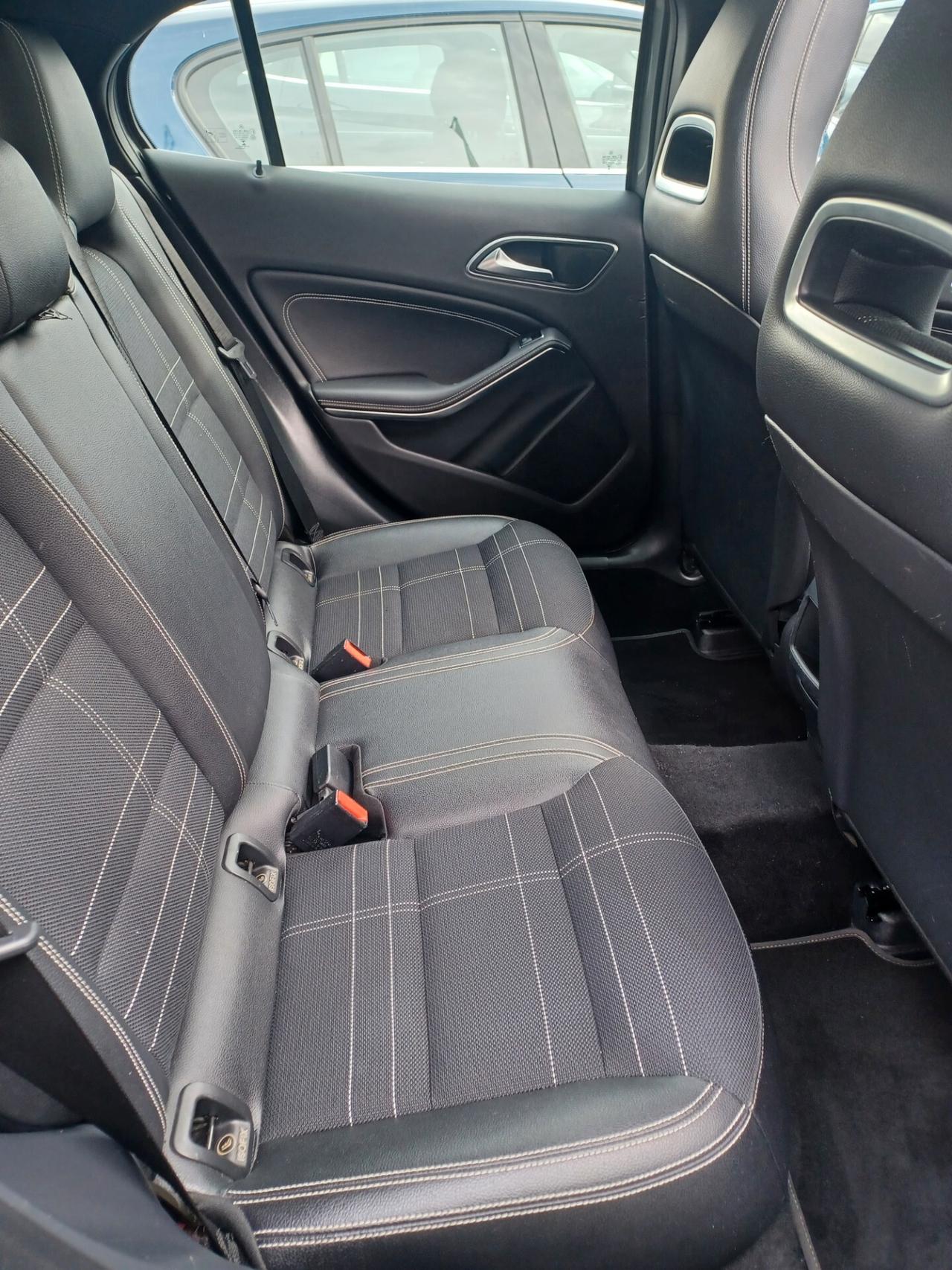 Mercedes-benz GLA 180 d NAVI LED TETTO