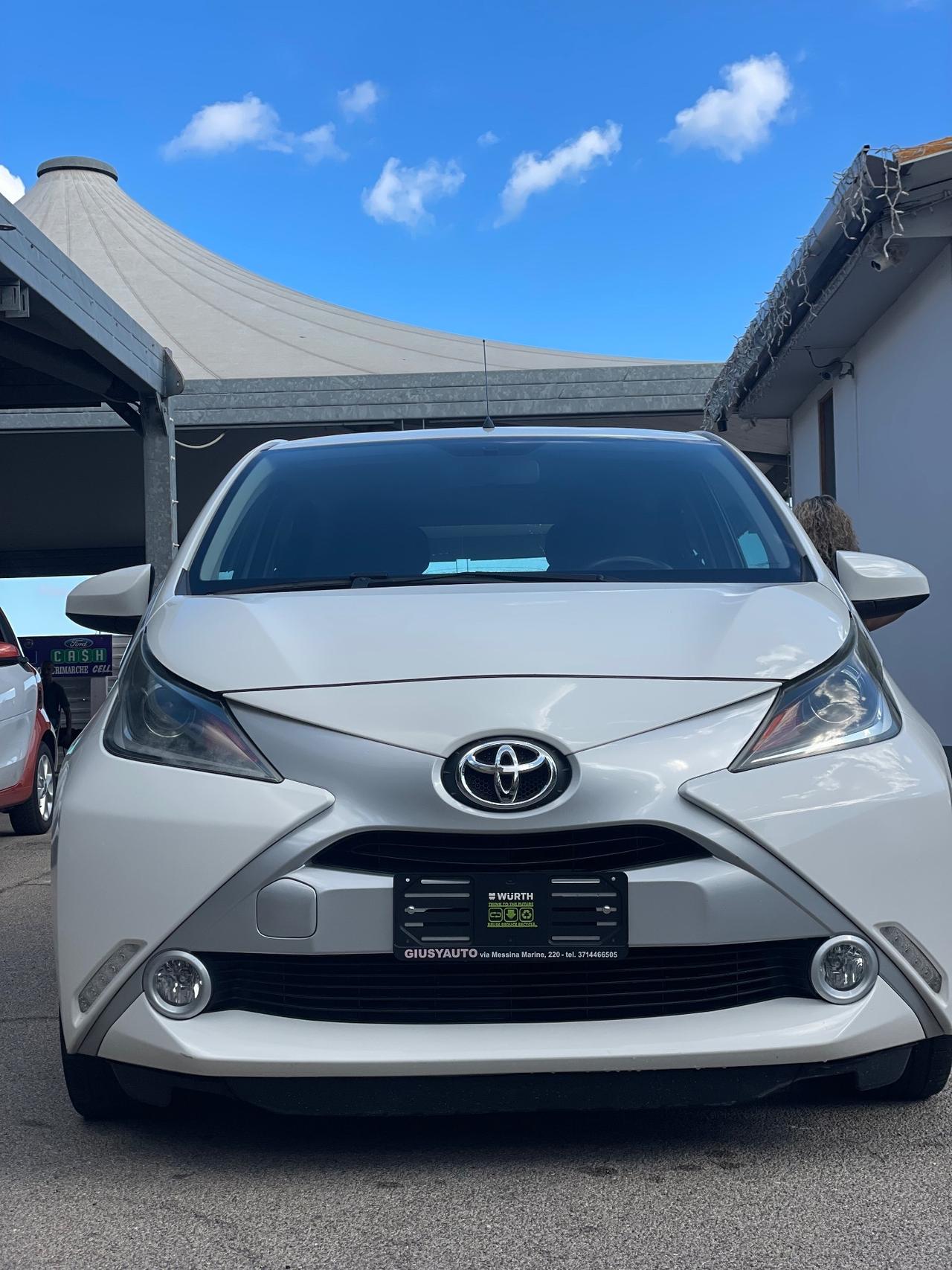 Toyota Aygo 1.0 VVT-i 69 CV 5 porte x-cool