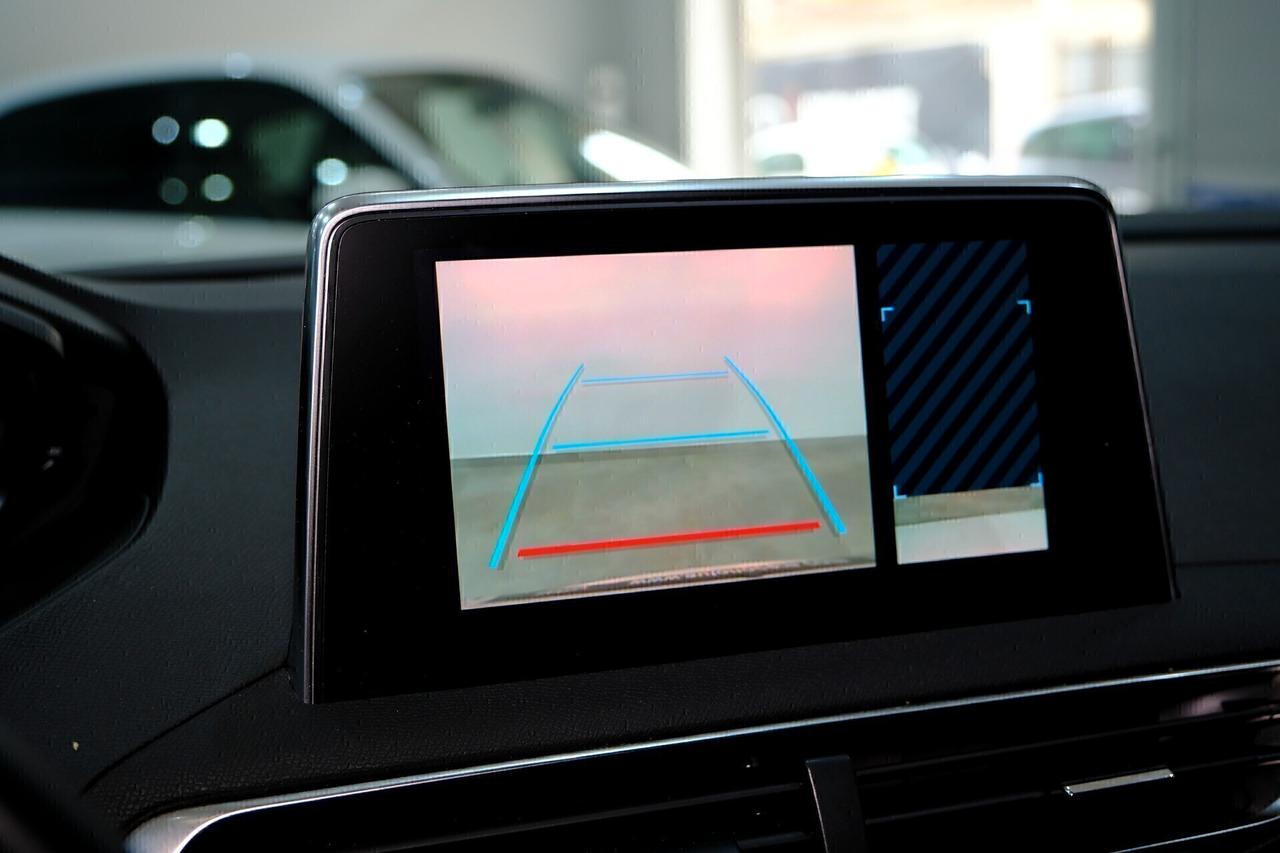 Peugeot 3008 ALLURE 12ooT 130 cv COCKPIT LED/NAV