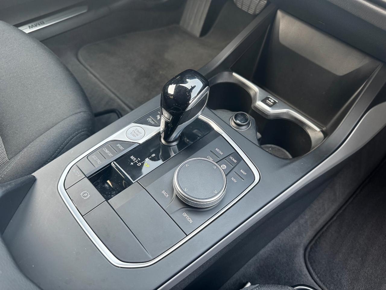 Bmw 116 116d 5p. SPORT