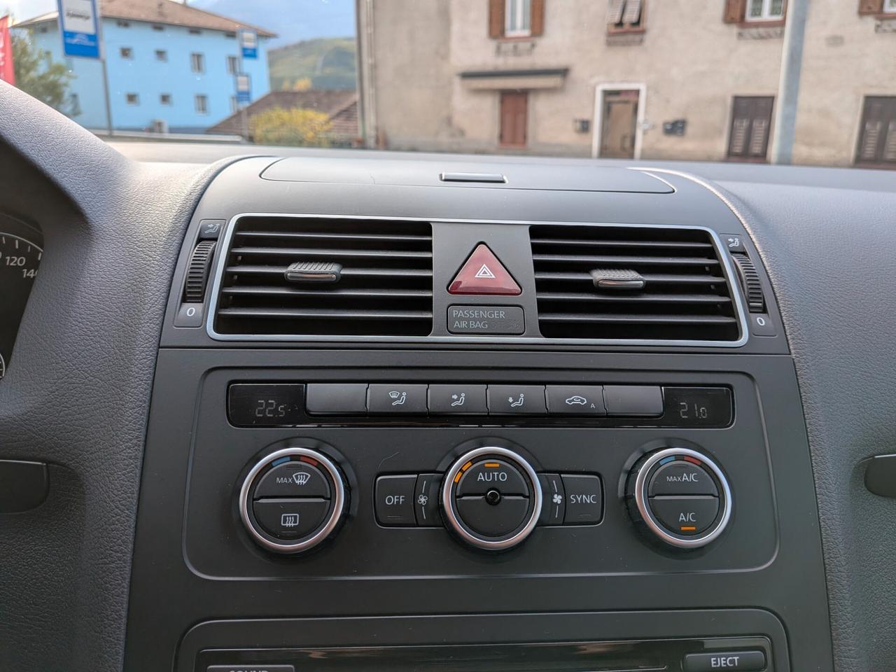 VW TOURAN 1.6 TDI 105CV 7 POSTI