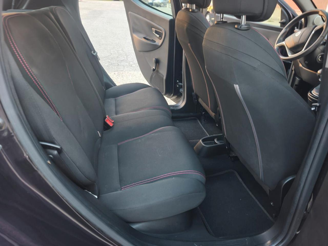 Lancia Ypsilon 2013--1.2 Benzina Neopatentati