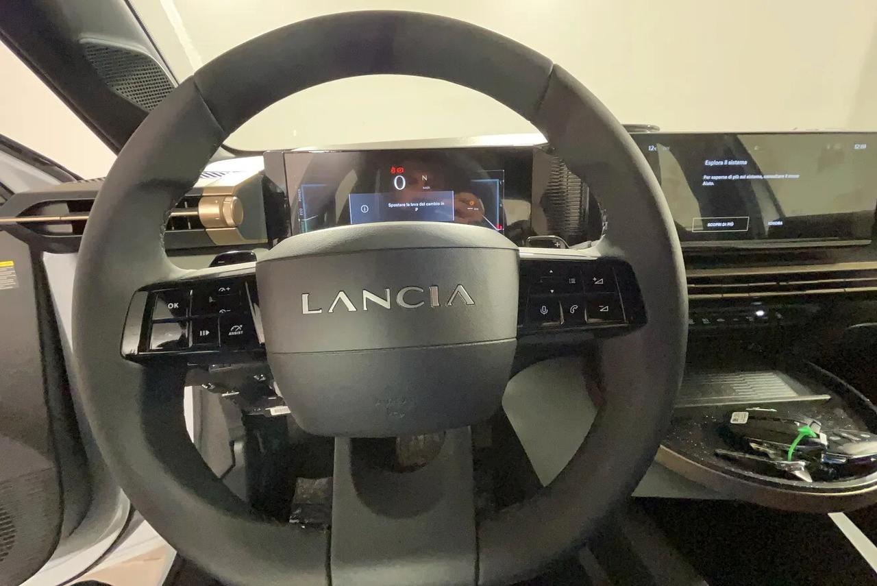 Lancia Ypsilon Hybrid e-DCT KM 0