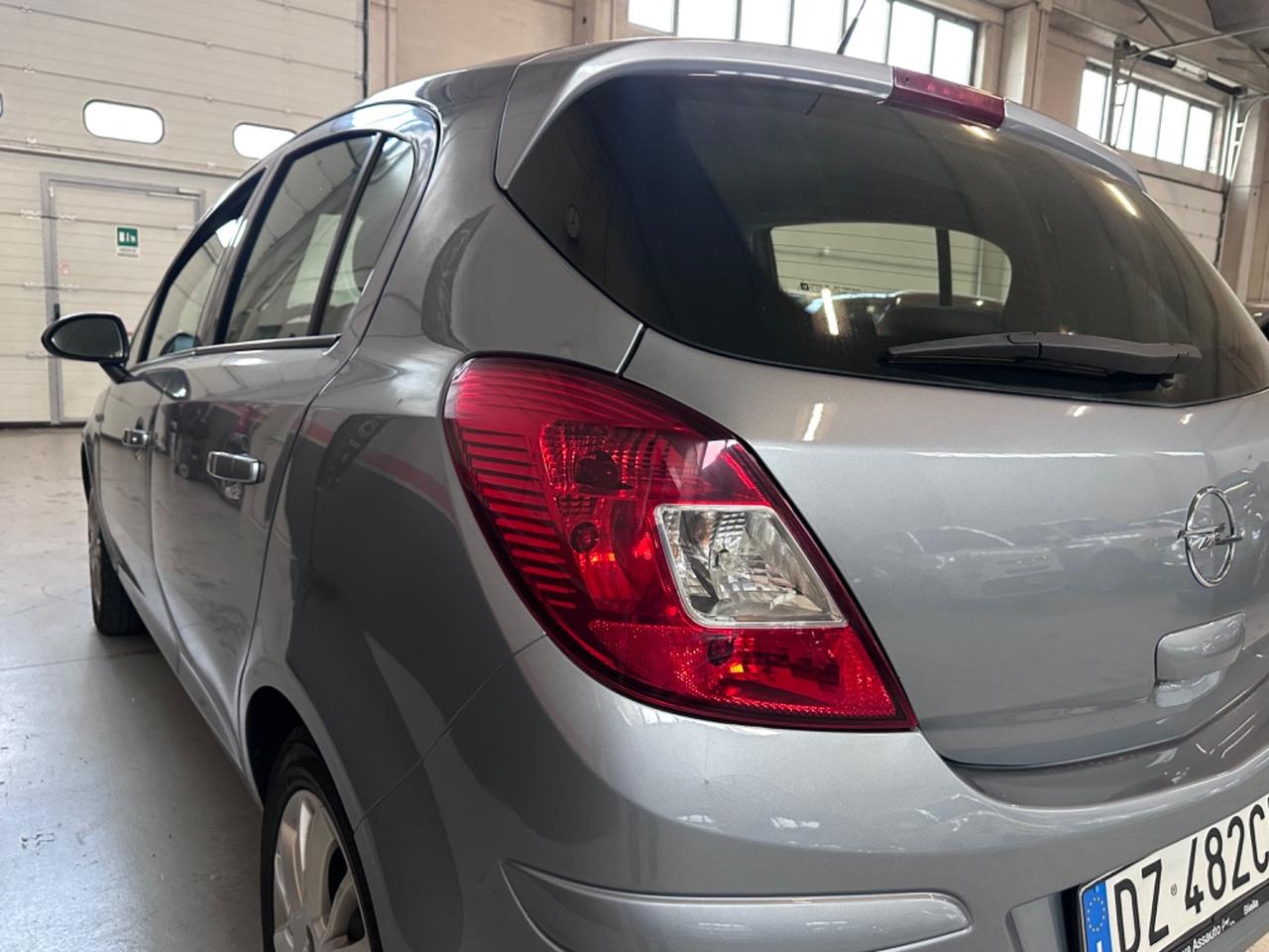 Opel Corsa 1.2 5 porte Enjoy