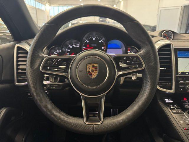 PORSCHE Cayenne 3.0 Diesel //TETTO//SPORT CHRNO//21