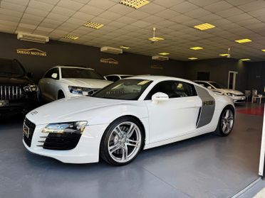Audi R8 4.2 V8 FSI quattro R tronic