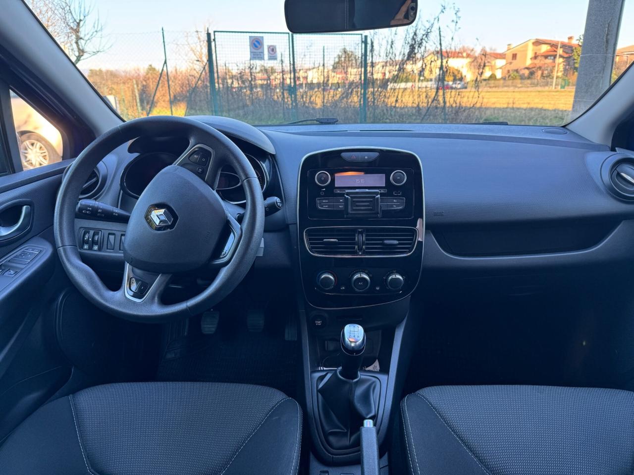 Renault Clio 1.2 75 CV 5 porte Duel