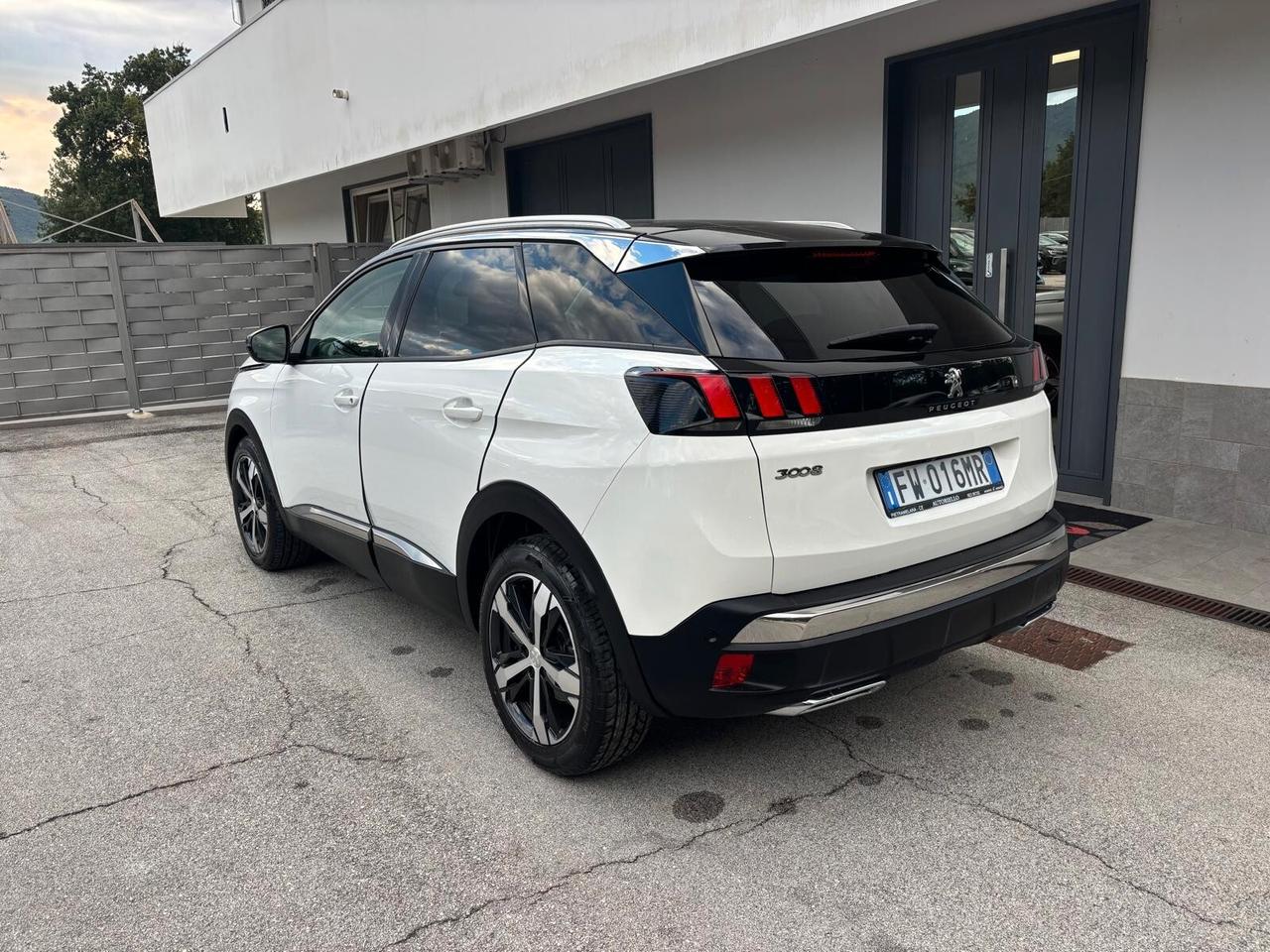 Peugeot 3008 ALLURE 1.2 PureTech 130CV - 2019