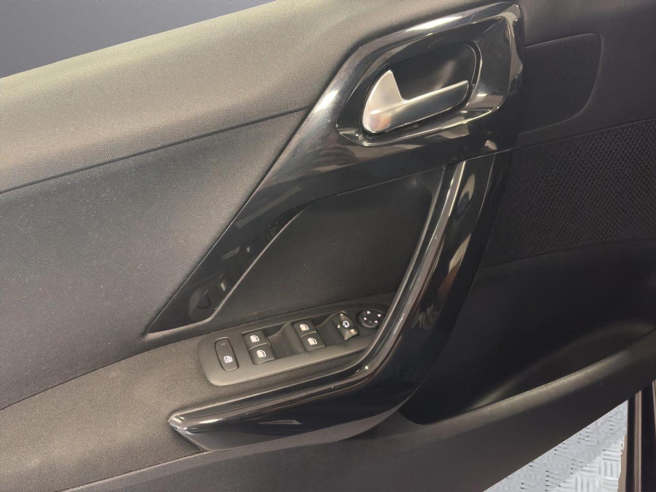 Peugeot 208 5p 1.2 puretech Allure 82cv